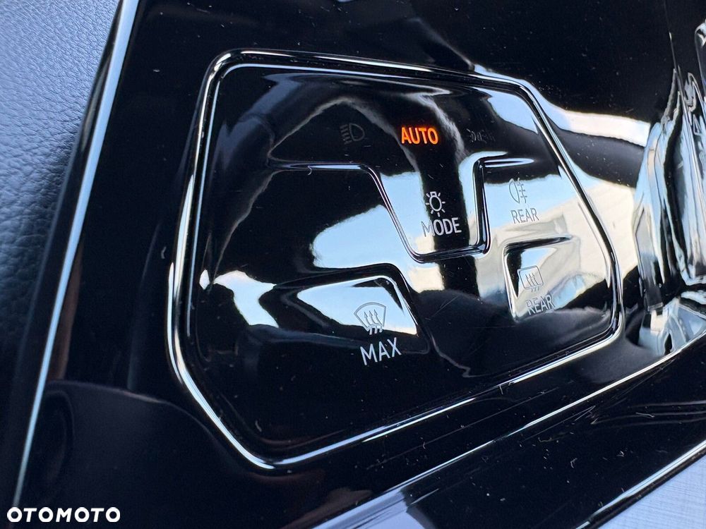 Volkswagen Golf - 25