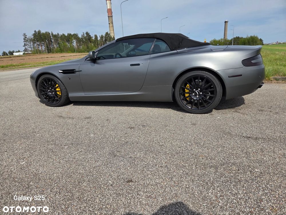 Aston Martin DB9 - 9