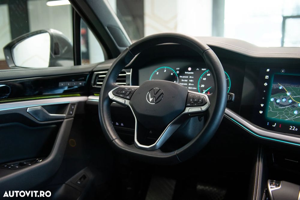 Volkswagen Touareg V6 TDI 4MOTION Elegance - 30