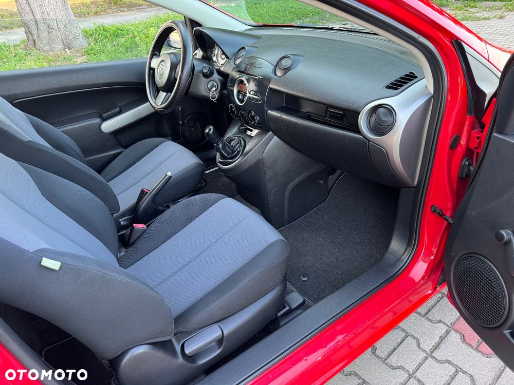Mazda 2 - 24