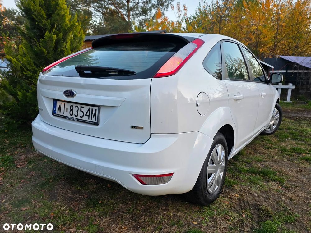 Ford Focus 2010 photo 3