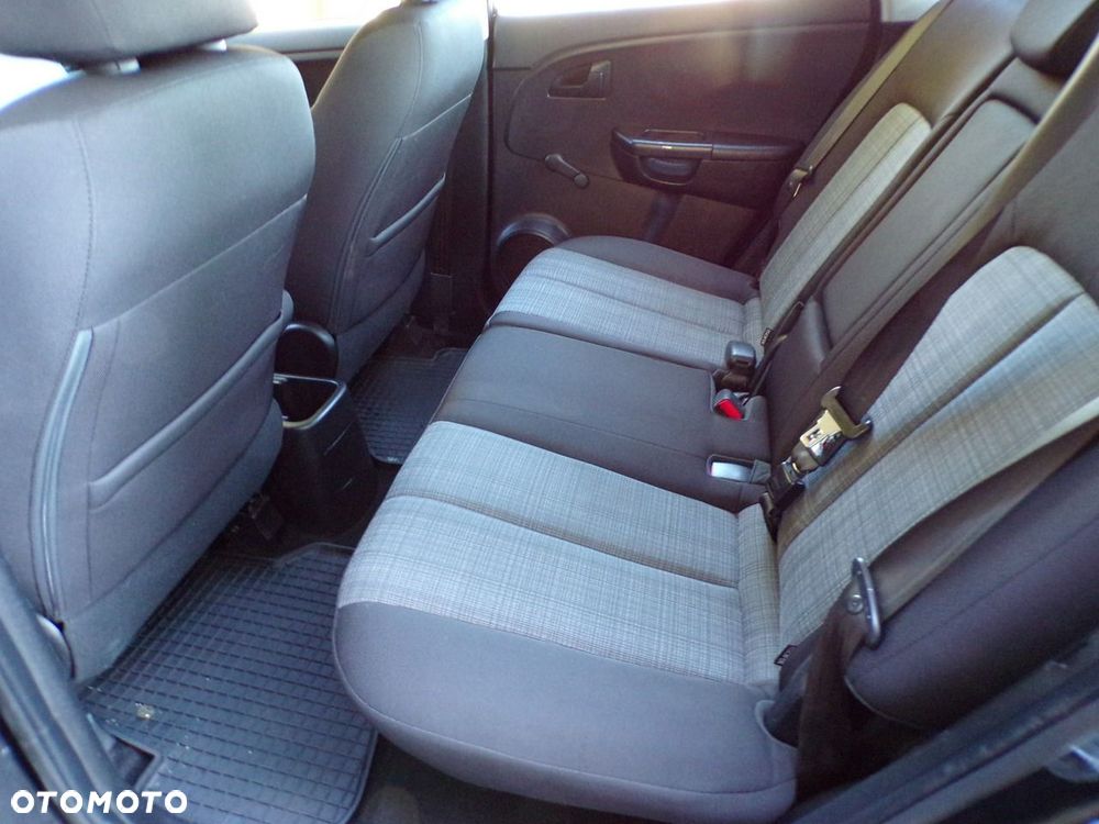 Kia Venga - 24