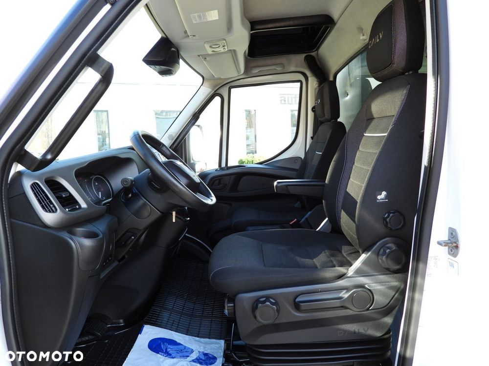 Iveco DAILY 70C18 PLANDEKA WINDA 16 PALET WEBASTO TEMPOMAT NAWIGACJA LEDY PNEUMATYKA AUTOMAT HI-MATIC BLIŹNIACZE KOŁA KLIMATYZACJA  180KM - 29
