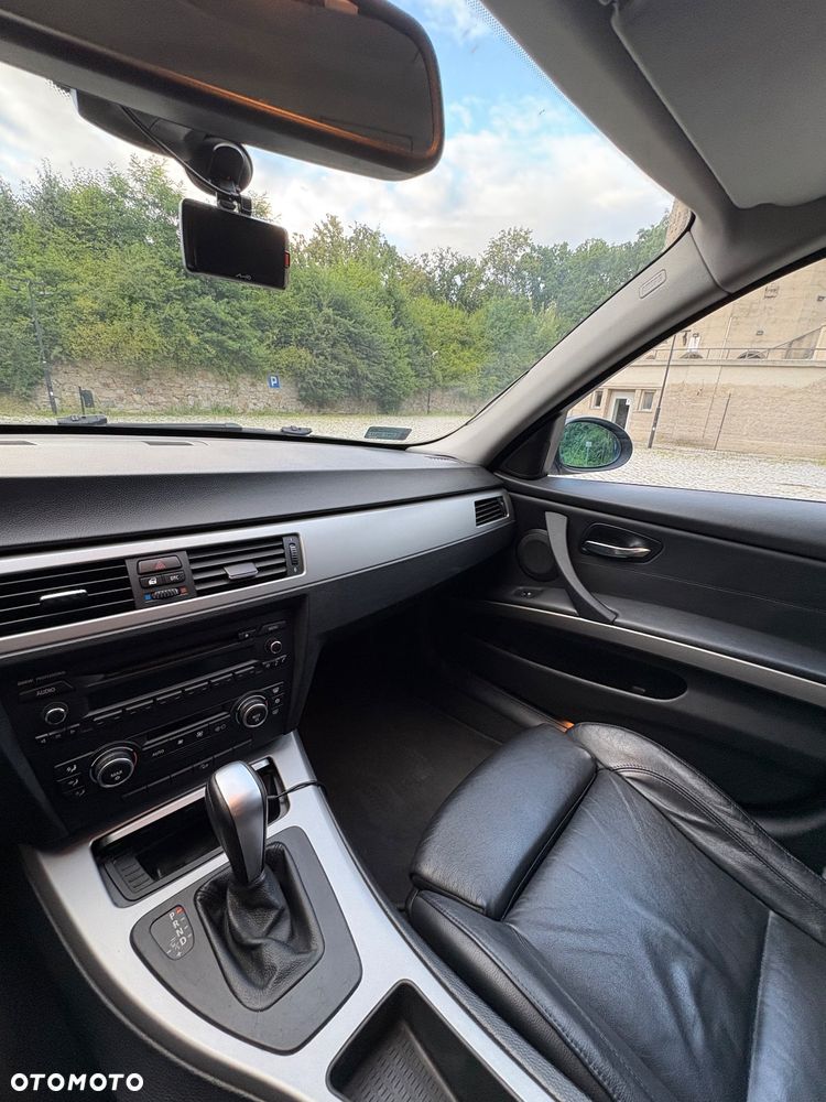 BMW Seria 3 330xd DPF Touring - 10