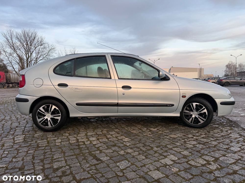 Renault Megane 1.4 16V Air - 4