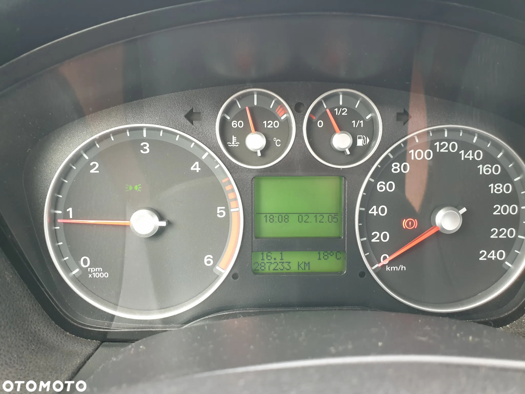 Ford Focus 2.0 TDCi DPF Titanium - 9