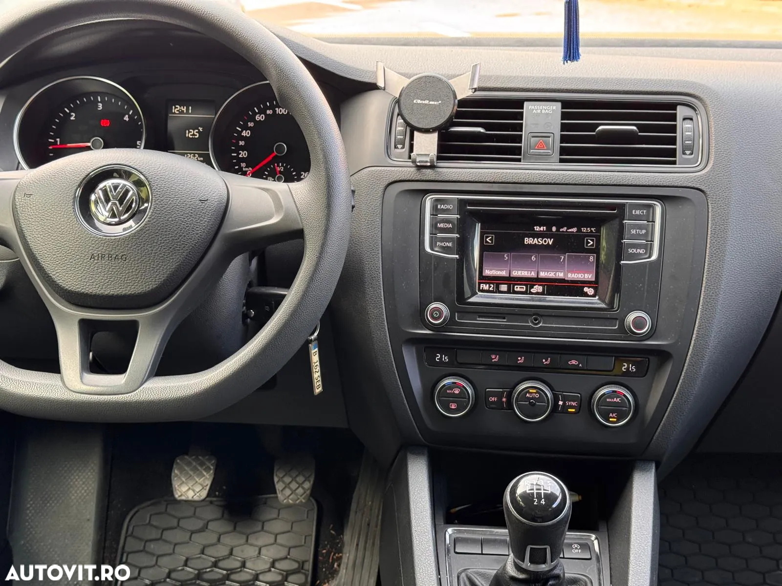 Volkswagen Jetta 2.0 TDI Trendline - 3