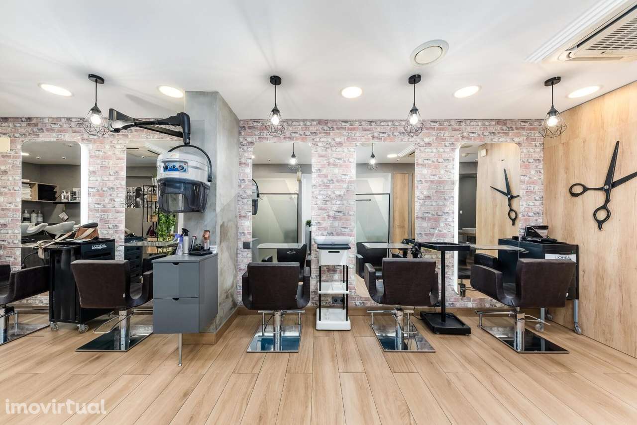 Loja com negócio de cabeleireiro no Estoril – 78 m2 - Totalmente equip - Grande imagem: 4/19