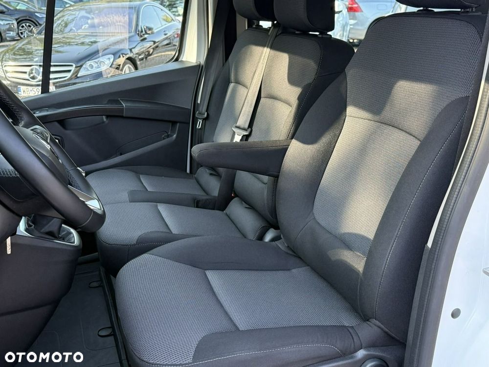 Renault Trafic - 12