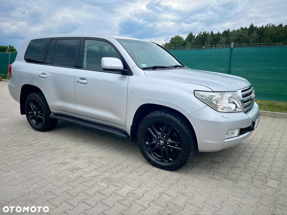 Toyota Land Cruiser - 1