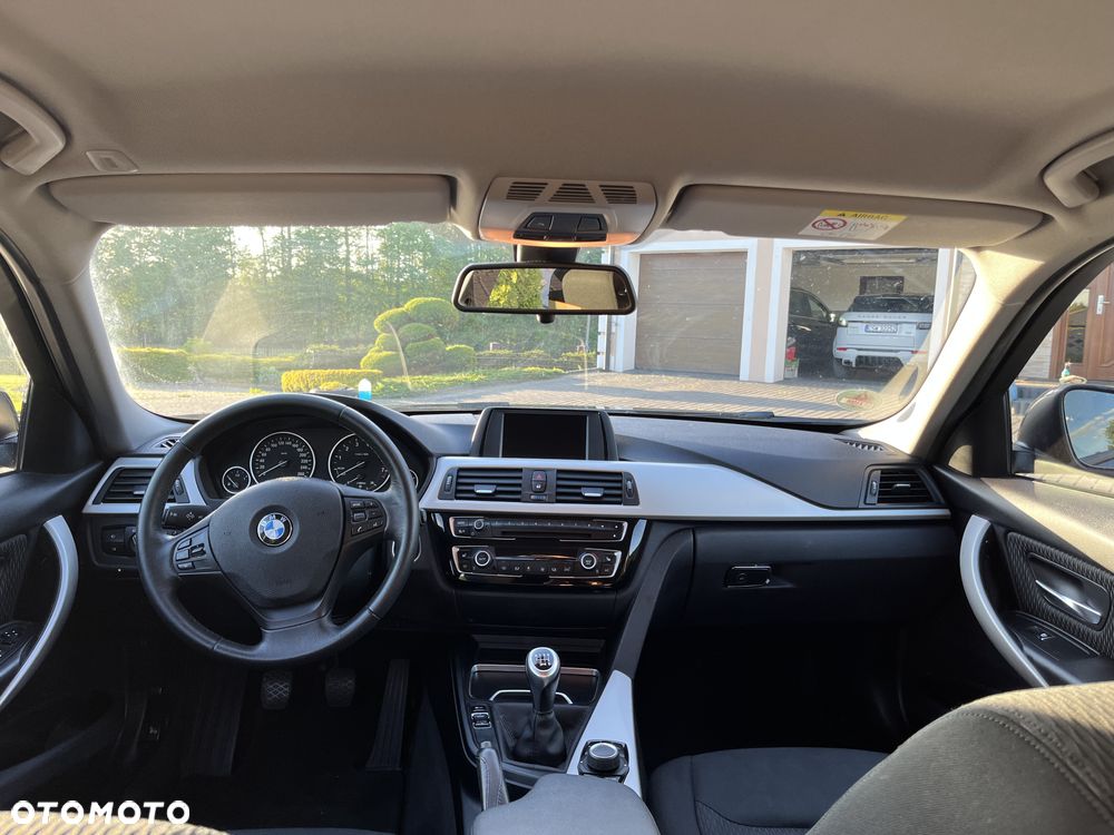 BMW Seria 3 318i Edition Luxury Line Purity - 12