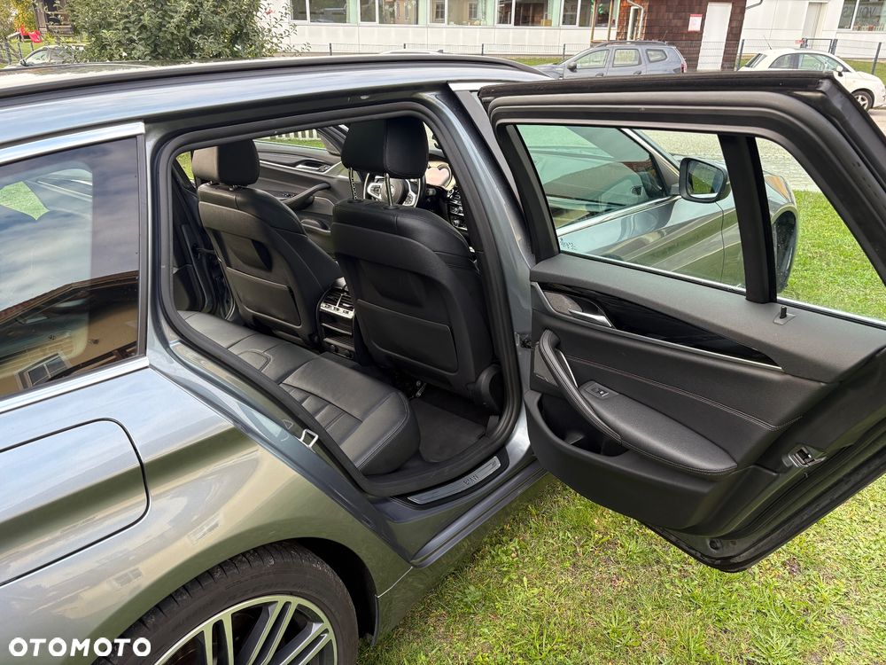 BMW Seria 5 530d xDrive Sport Line - 9