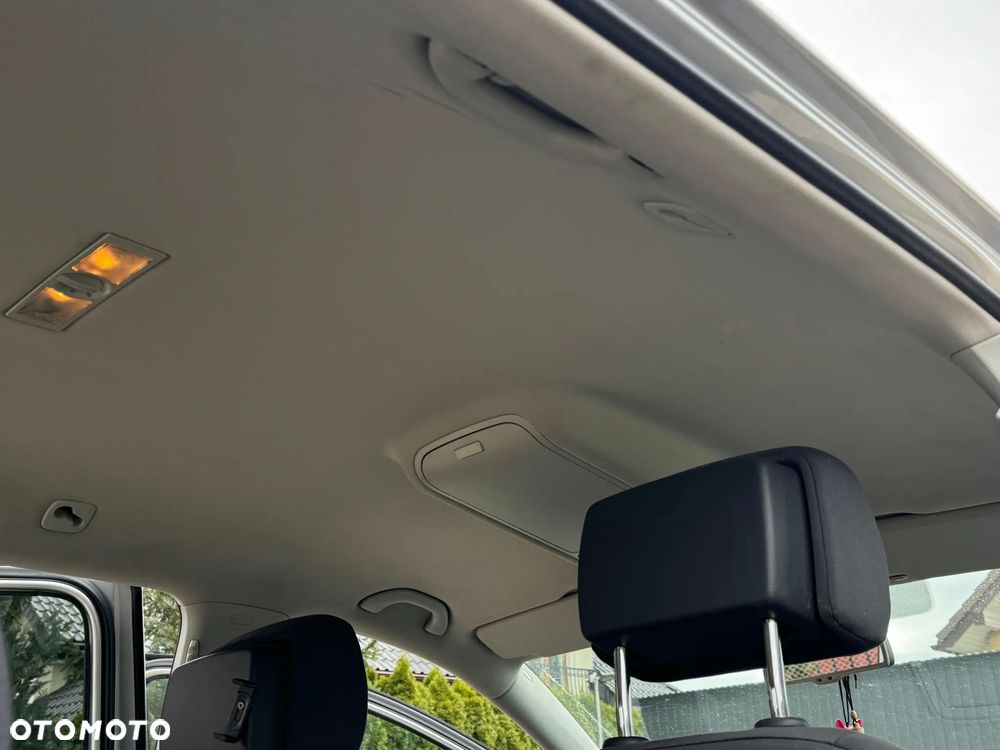 Volkswagen Touran 1.6 TDI DPF Comfortline DSG - 20