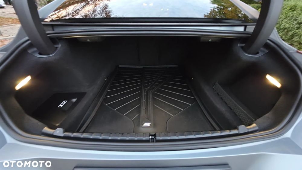 BMW Seria 8 - 25