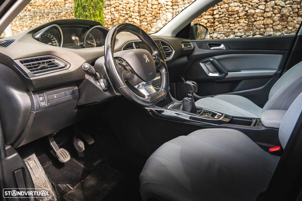 Peugeot 308 SW - 13