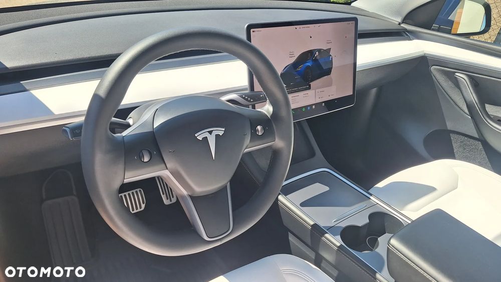 Tesla Model Y - 22