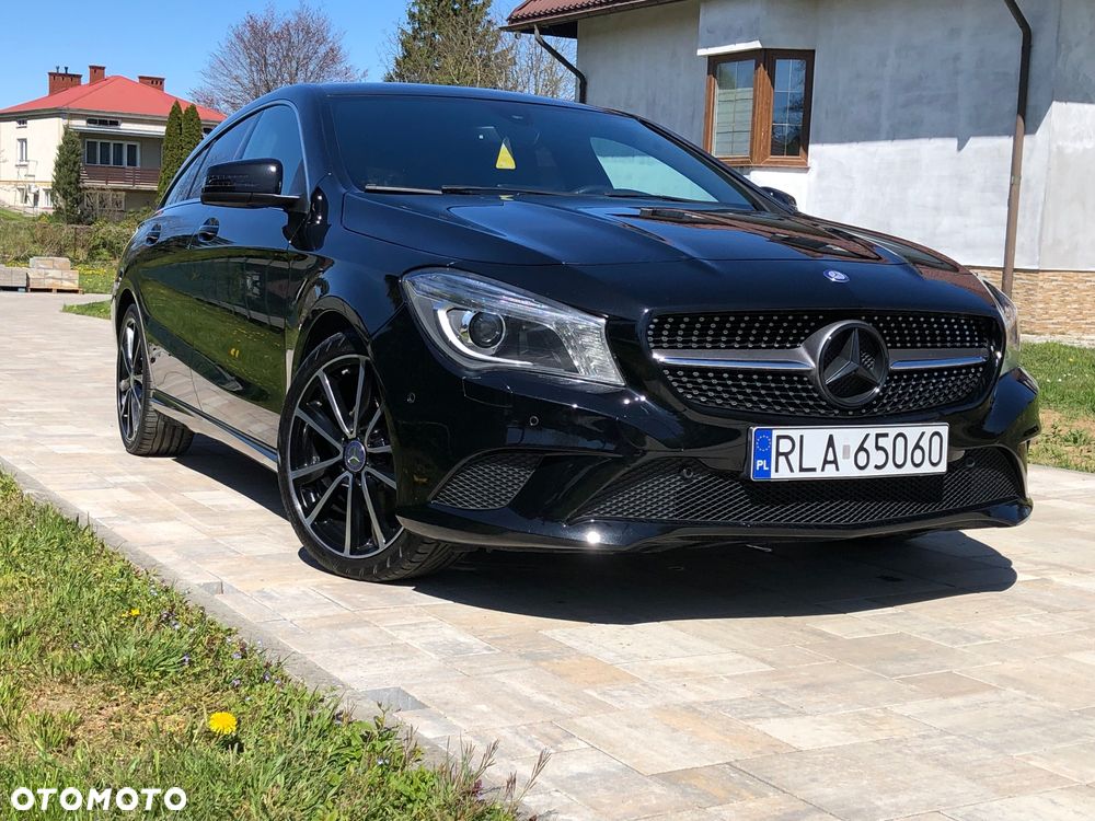 Mercedes-Benz CLA 180 7G-DCT UrbanStyle Edition - 2