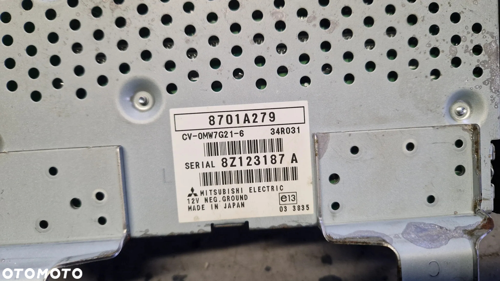 MITSUBISHI LANCER VIII 8 WZMACNIACZ AUDIO 8701A279 - 3