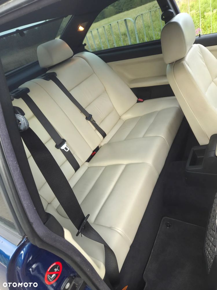 BMW Seria 3 323i - 7