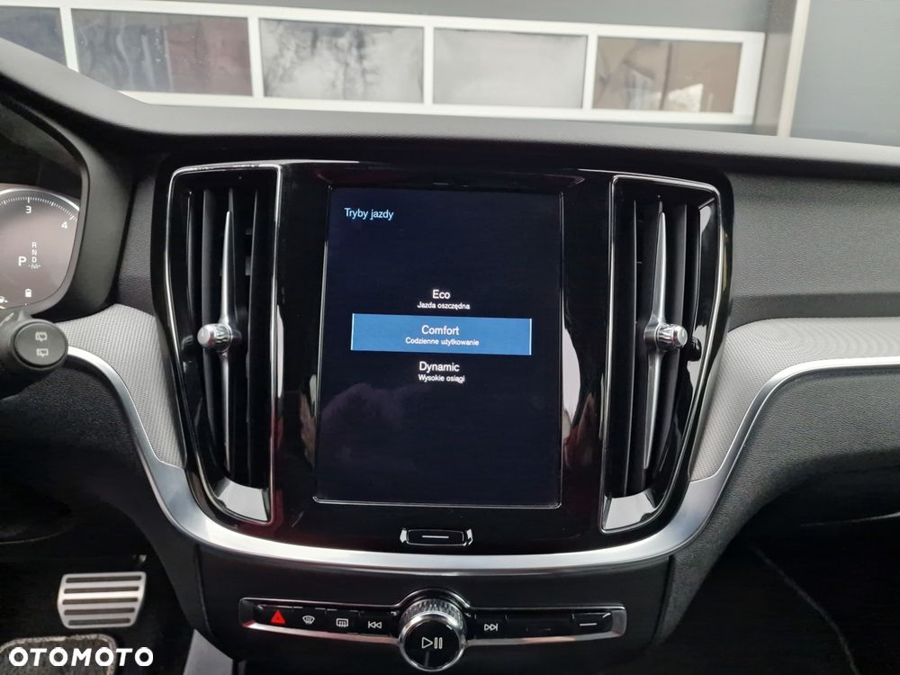 Volvo V60 B4 D Geartronic RDesign - 36