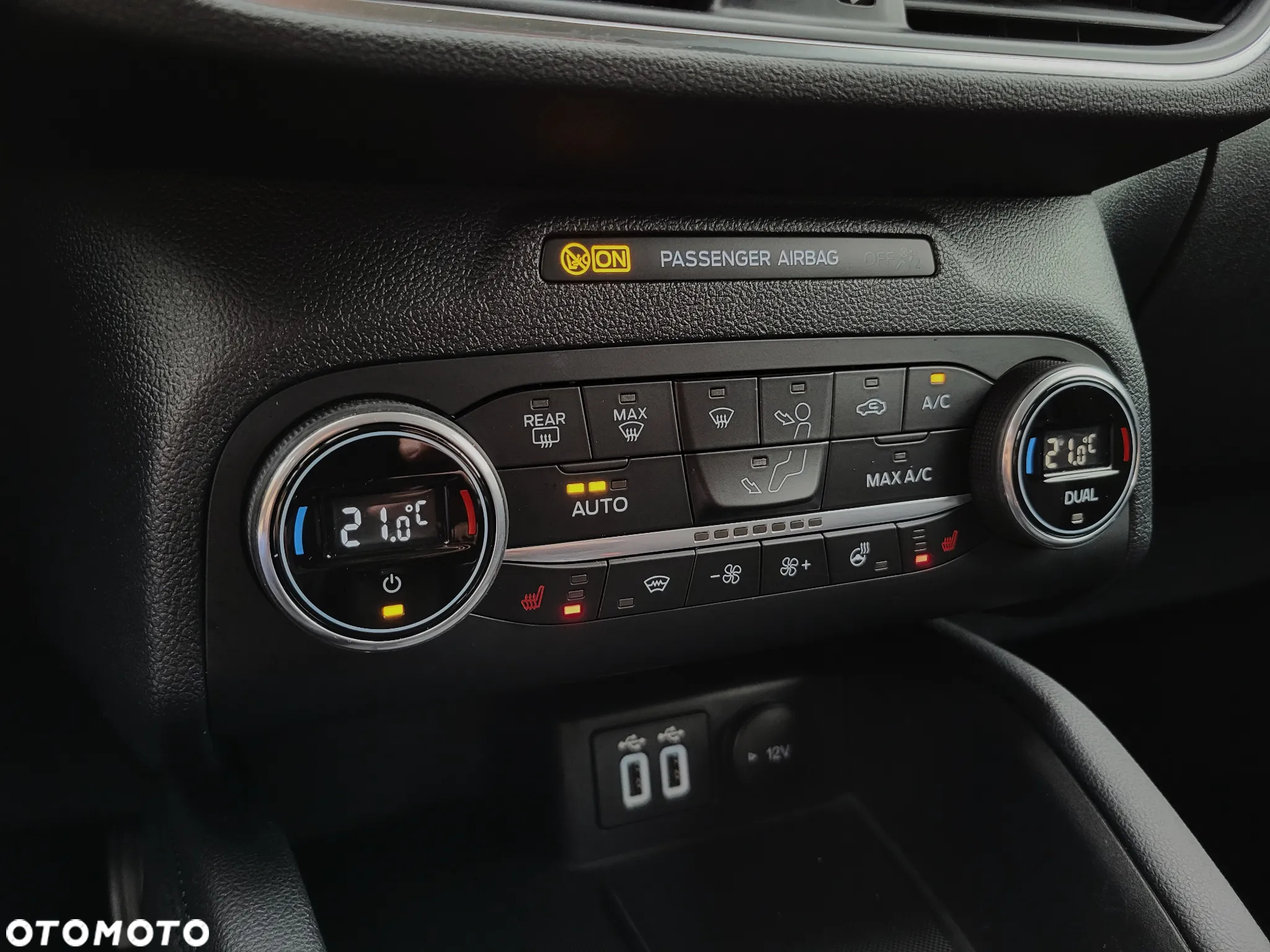 Ford Kuga 1.5 EcoBoost FWD Titanium X - 28