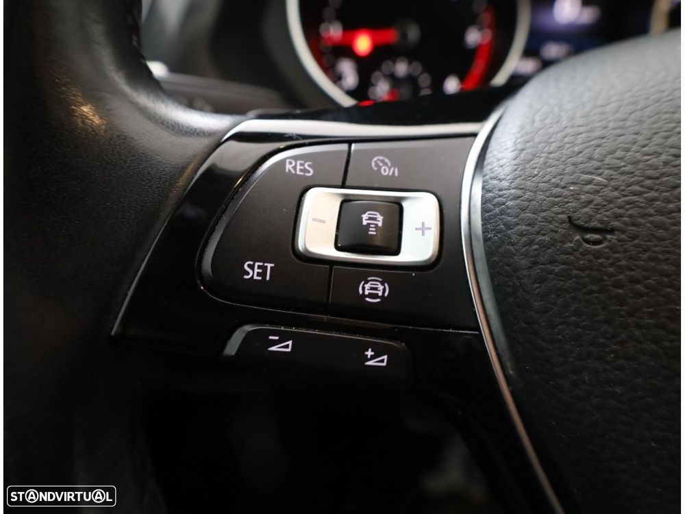 VW Tiguan Allspace 2.0 TDI Confortline DSG - 35