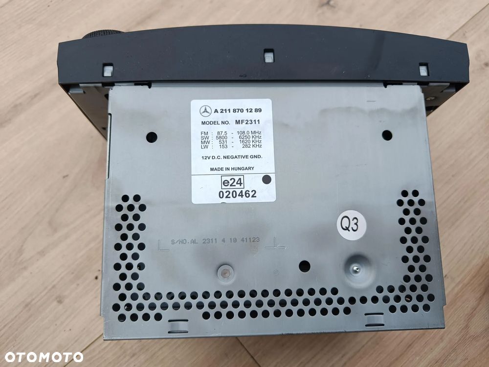 MERCEDES W211 W219 CLS RADIO CD A2118701289 MF2311 - 6