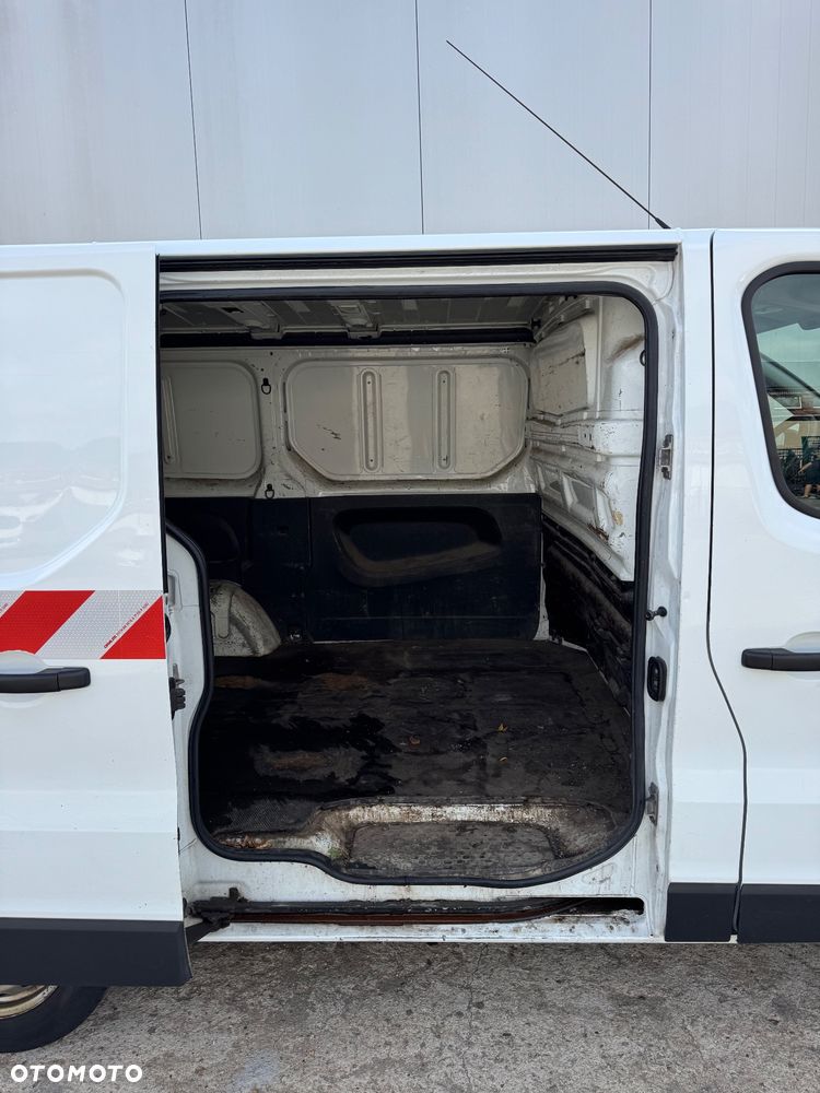 Opel Vivaro - 11