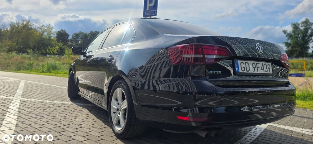 Volkswagen Jetta - 12