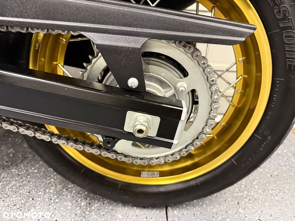 Suzuki V-STROM - 16