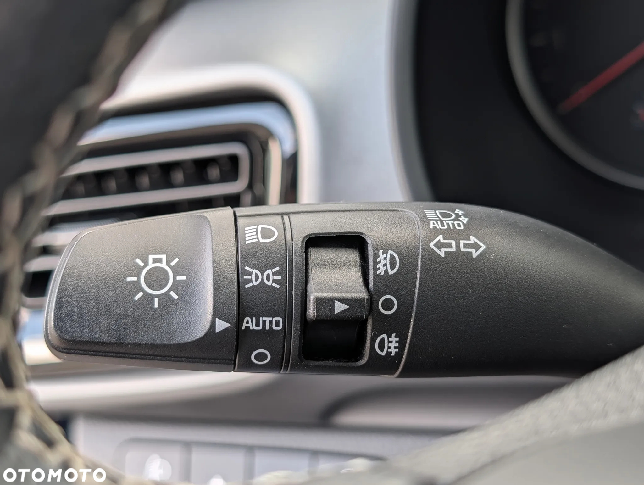 Kia Stonic 1.2 L Business Line - 28