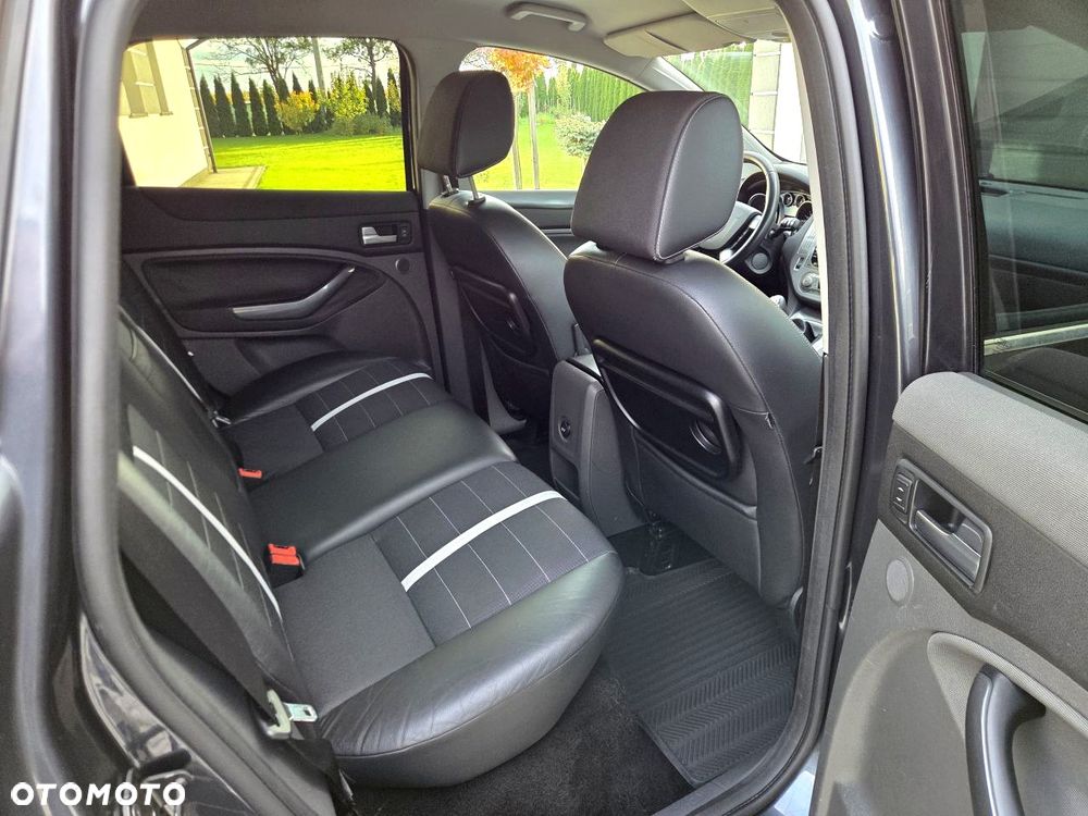 Ford Kuga - 21