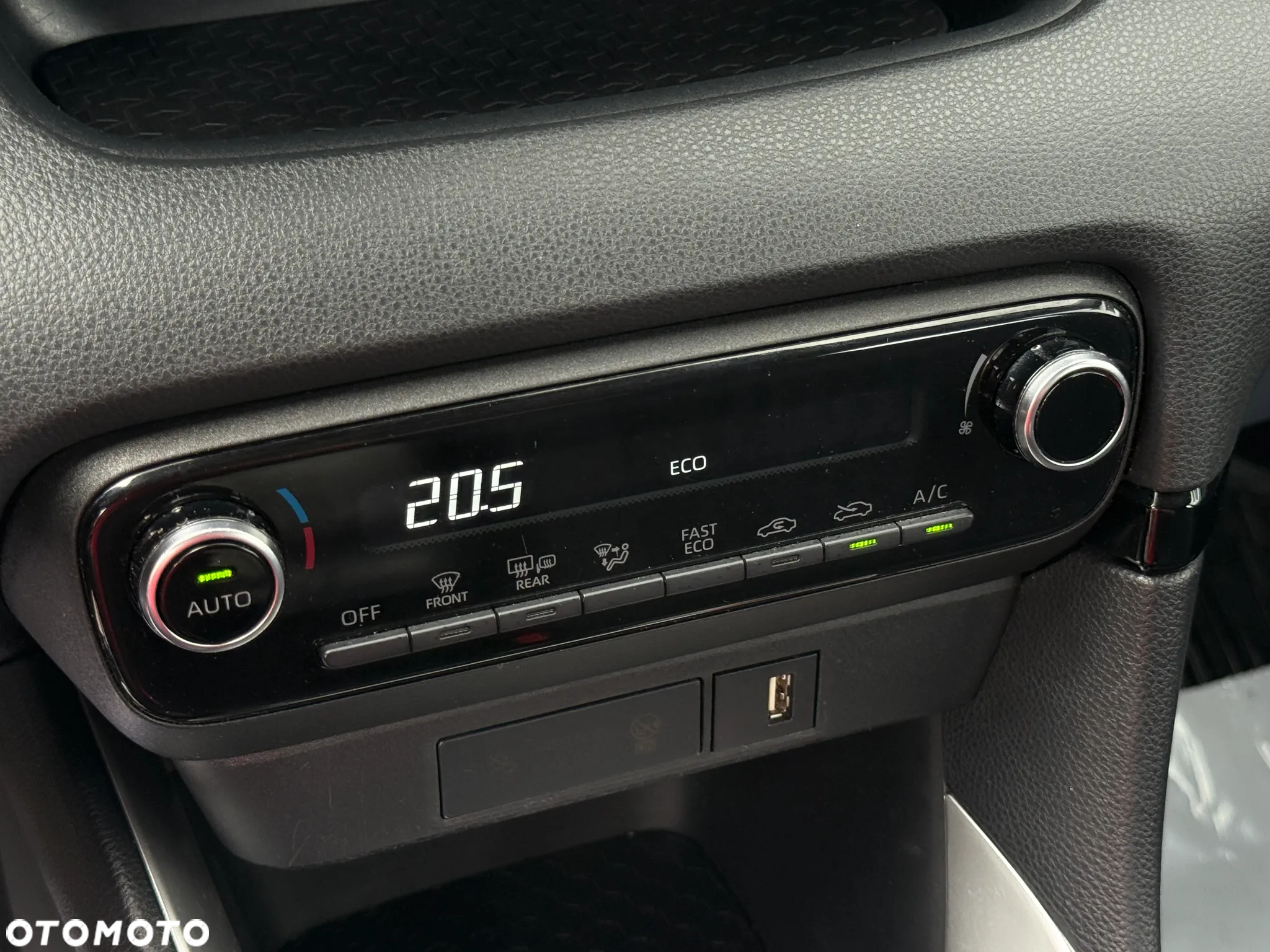 Toyota Yaris Hybrid 1.5 Comfort - 18