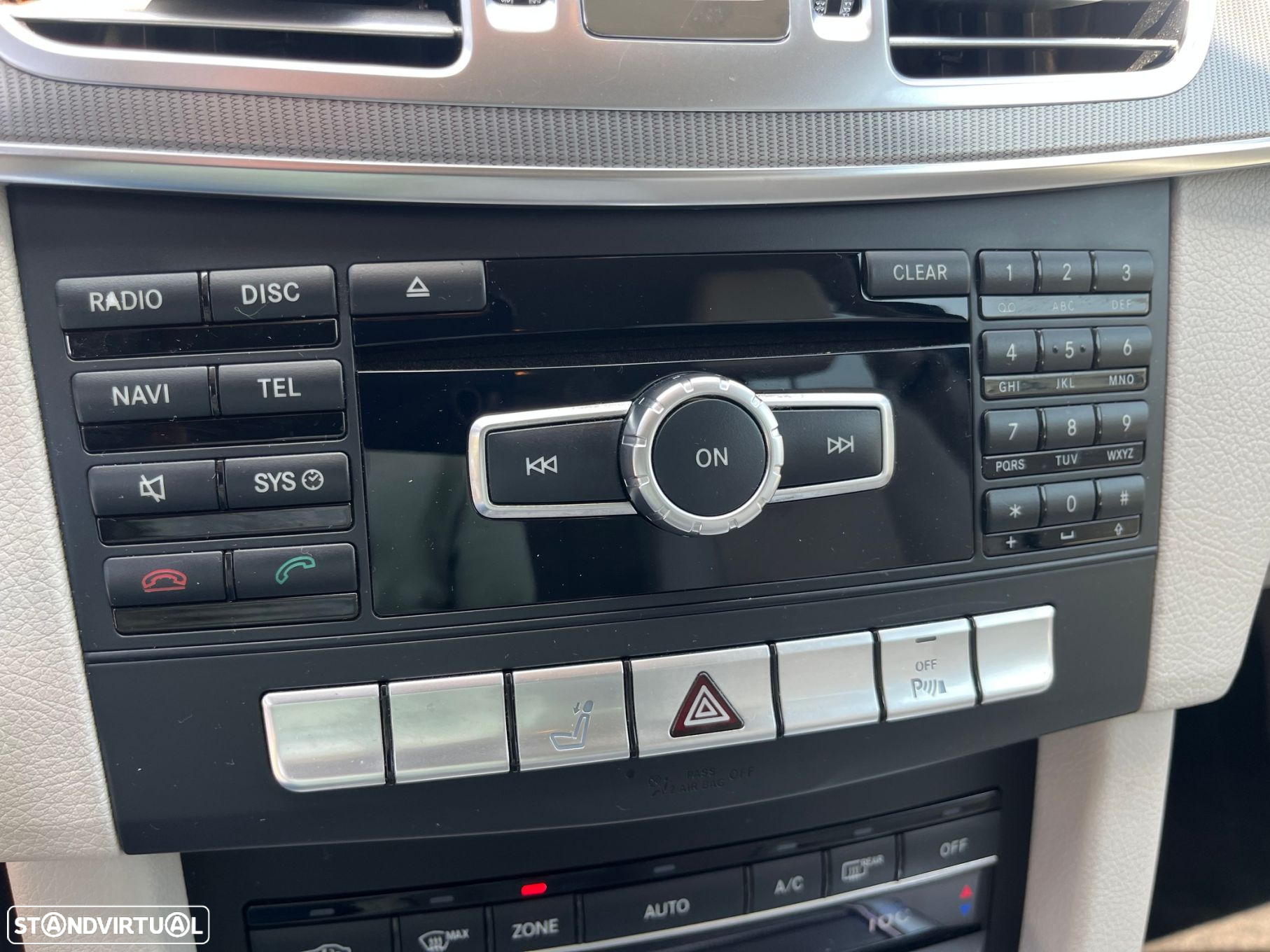 Mercedes-Benz E 300 Bluetec Hybrid Avantgarde - 26