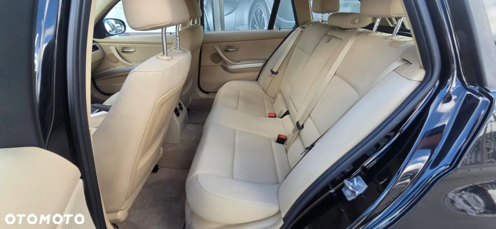 BMW Seria 3 318d DPF Edition Exclusive - 30