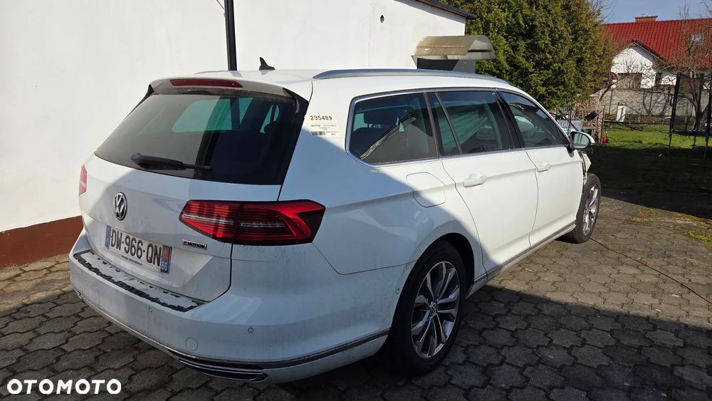 Volkswagen Passat 2.0 TDI SCR (BlueMotion Tech) 4Motion D Highline - 2