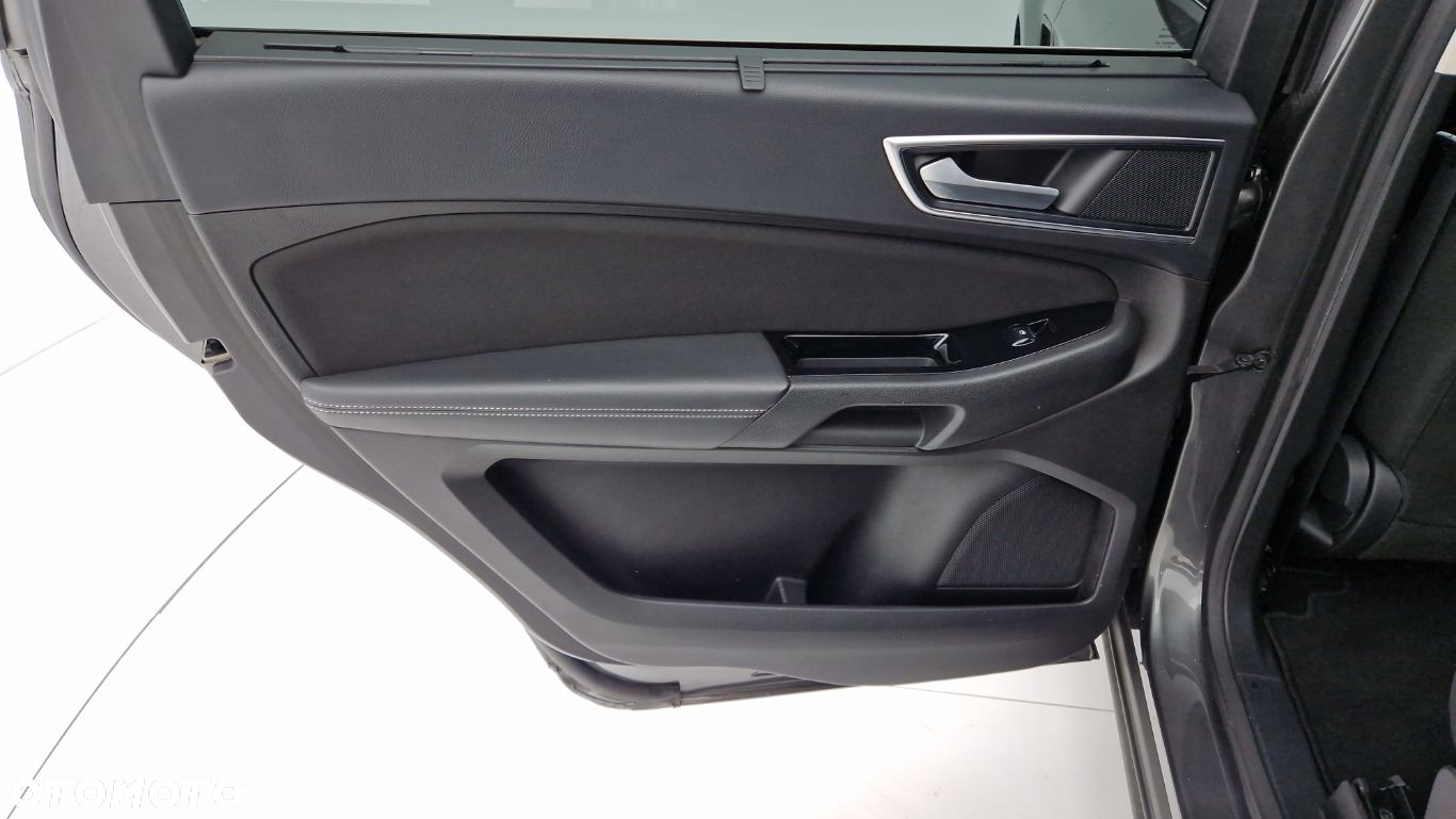 Ford S-Max - 22