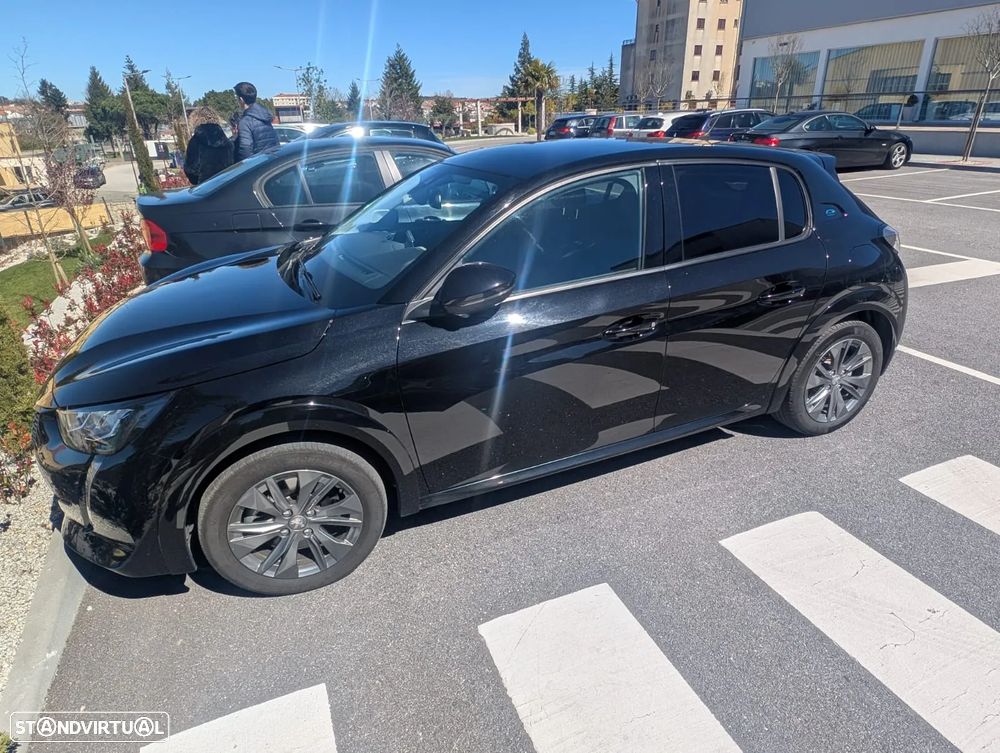 Peugeot e-208 - 14