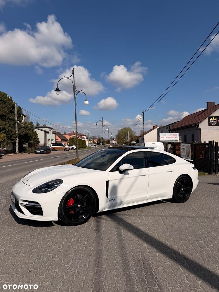 Porsche Panamera 4 - 3