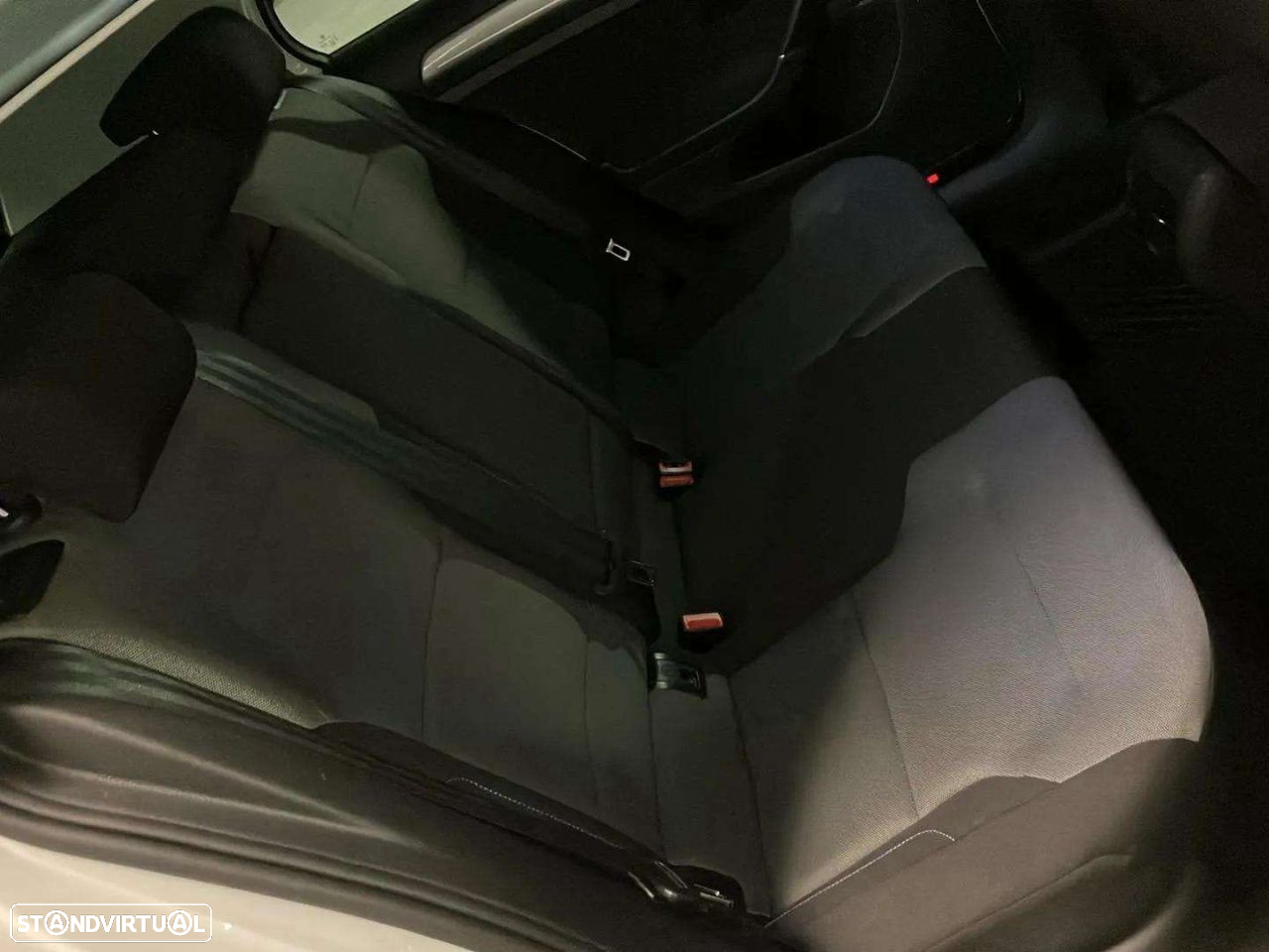 VW e-Golf AC/DC - 11
