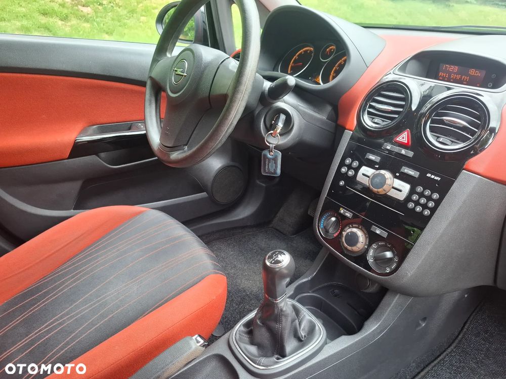 Opel Corsa 1.4 16V Enjoy - 17