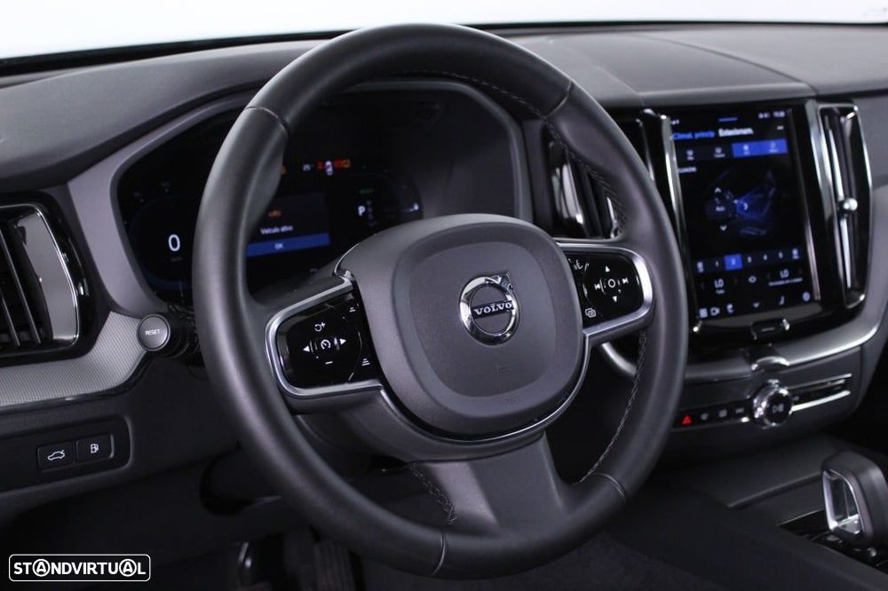 Volvo XC 60 2.0 T6 PHEV Plus Dark AWD - 22