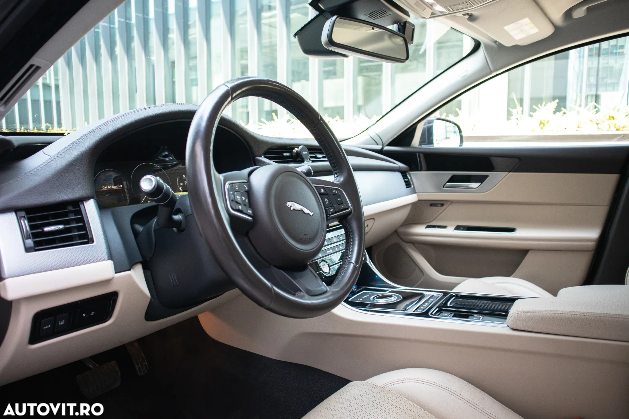 Jaguar XF 20d RWD E-Performance Portfolio - 13