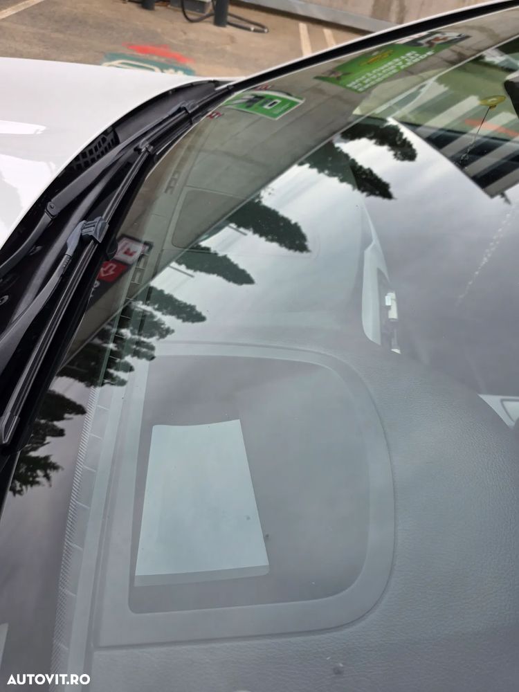 BMW Seria 5 525d xDrive AT - 25