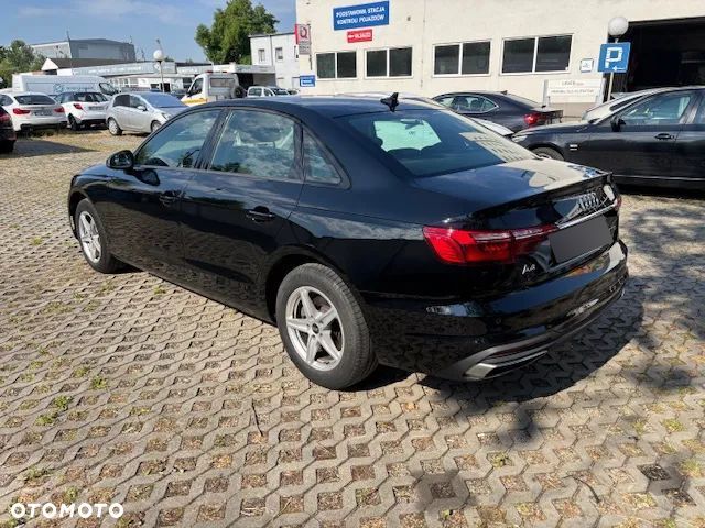 Audi A4 Limousine - 3