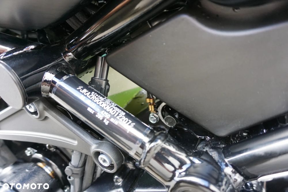 Kawasaki Z 900 RS - 14