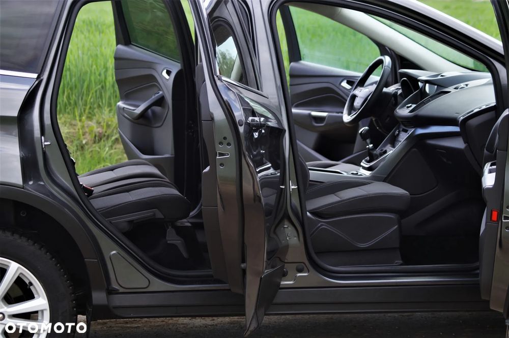 Ford Kuga - 25