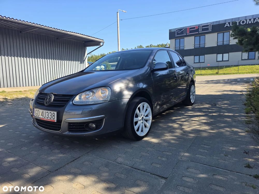 Volkswagen Jetta 1.9 TDI Comfortline - 1
