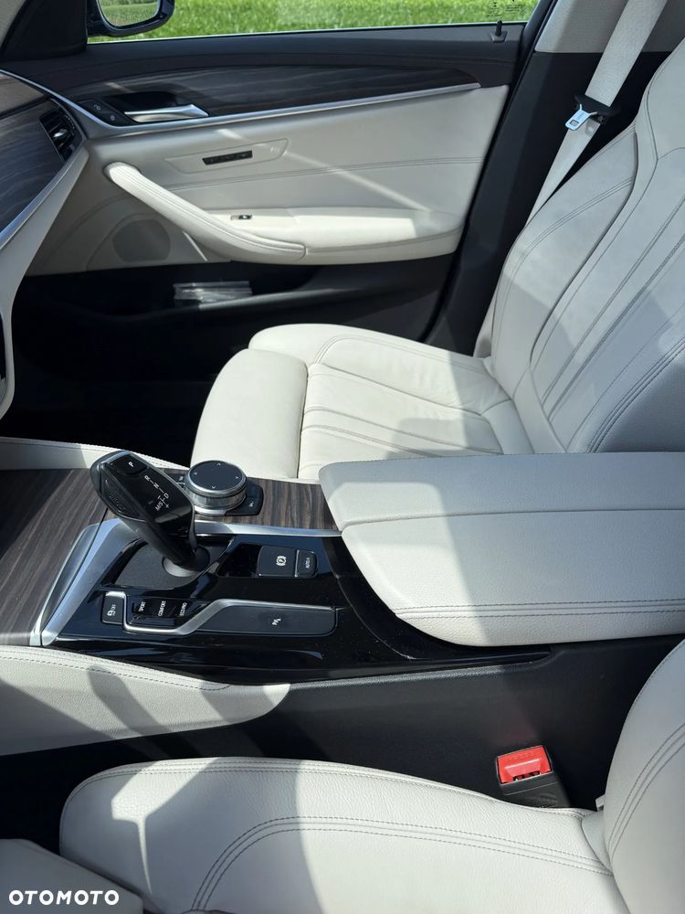 BMW Seria 5 520d xDrive Luxury Line - 20