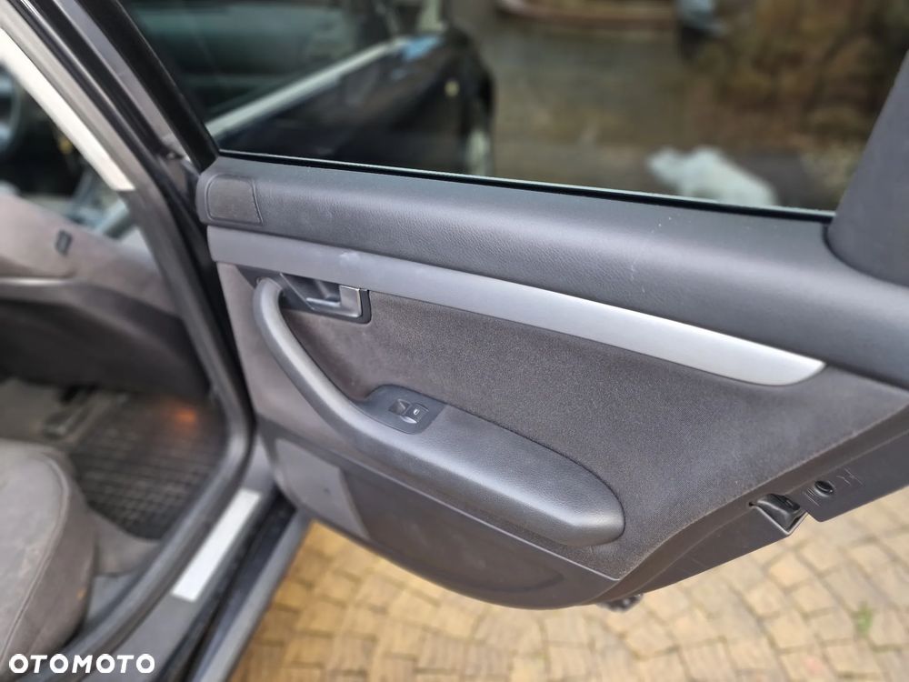 Audi A4 Avant 2.0 TDI - 18